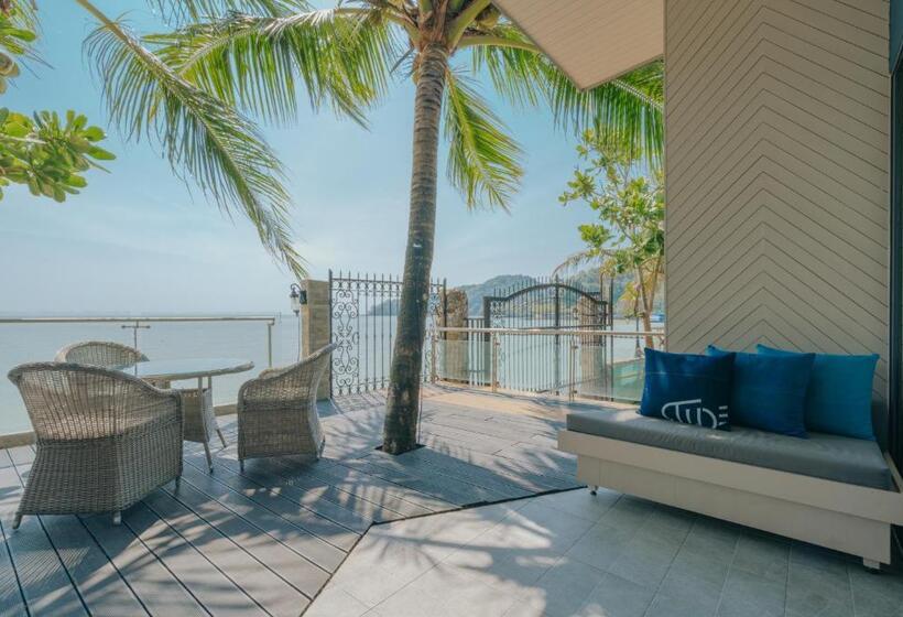 디럭스 룸 바다 전망, Tide Phuket Beach Front