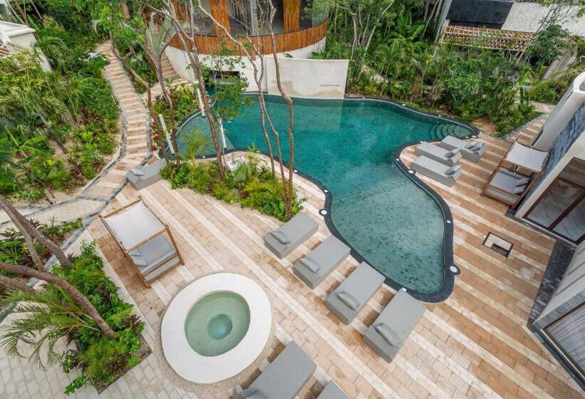 スタンダードルーム, Stylish Studio With Exclusive Amenities, Private Balcony With Bathtub, Shared Swimming Pool And Spa
