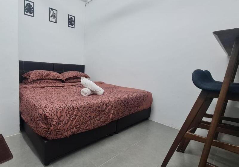 Номер Deluxe Кровать Кинг, Oyo 90866 Rakyat Inn