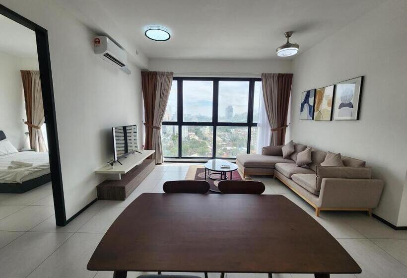 سوییت لوکس, Urban Suite   George Town