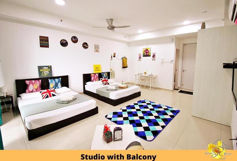 Студио Стандарт с Балконом, Sinar Rasa Homestay At I Soho, I City