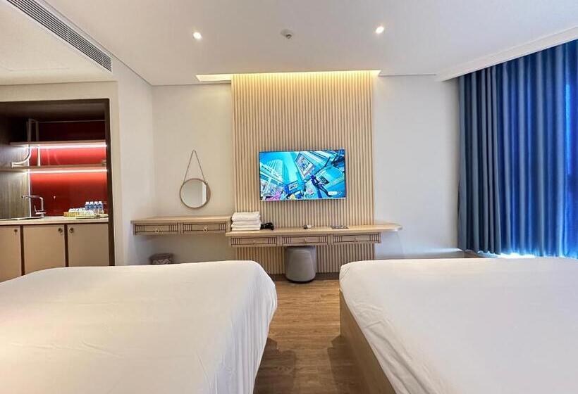 اتاق استاندارد سه نفره, Apec Mandala Cdt   Resort