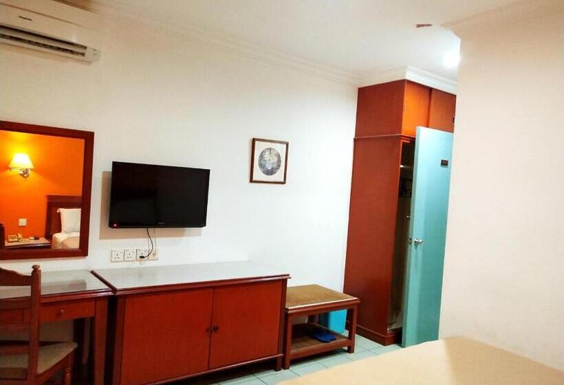Номер Deluxe, Megah Inn