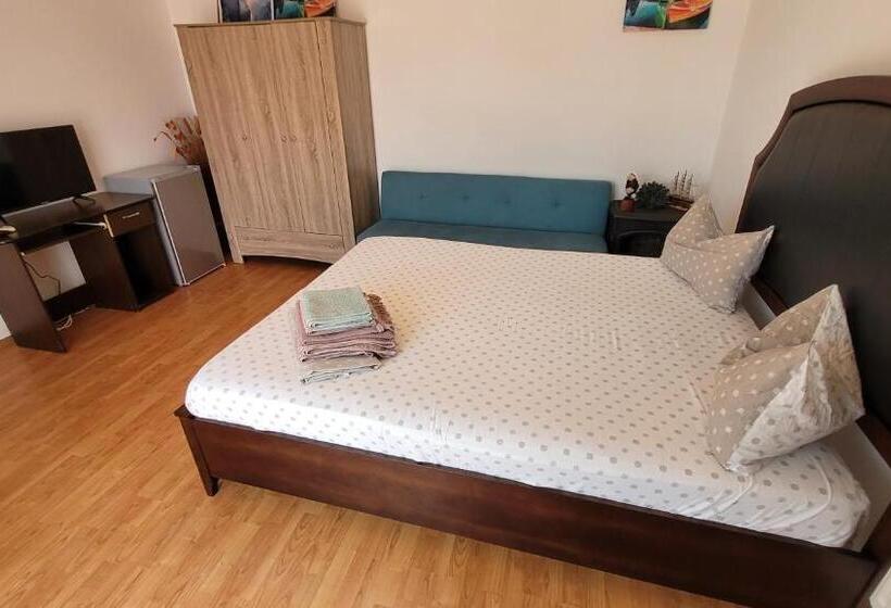 Standard Triple Room with Terrace, Casa Cristina Corbu