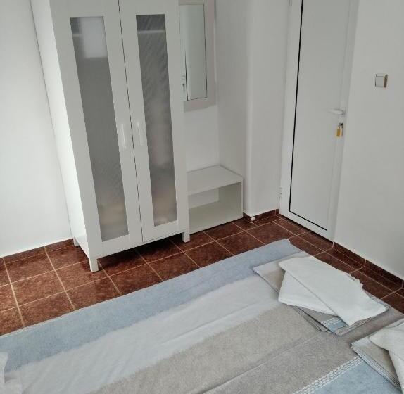 آپارتمان 1 خوابه با تراس, Guesthouse Kolevi