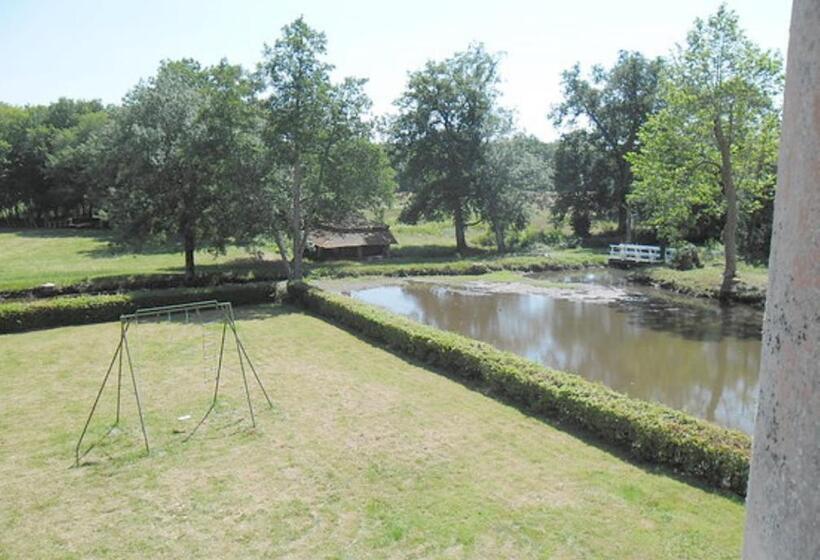 Семейный Номер, Château De Souesmes