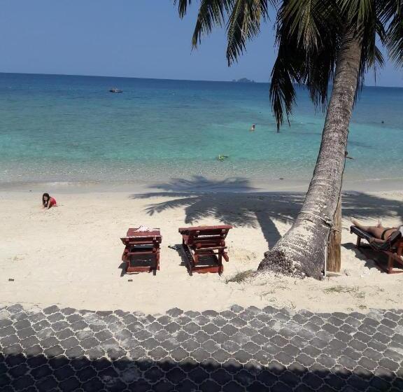 اتاق لوکس با چشم‌انداز دریا, Senja Bay Resort