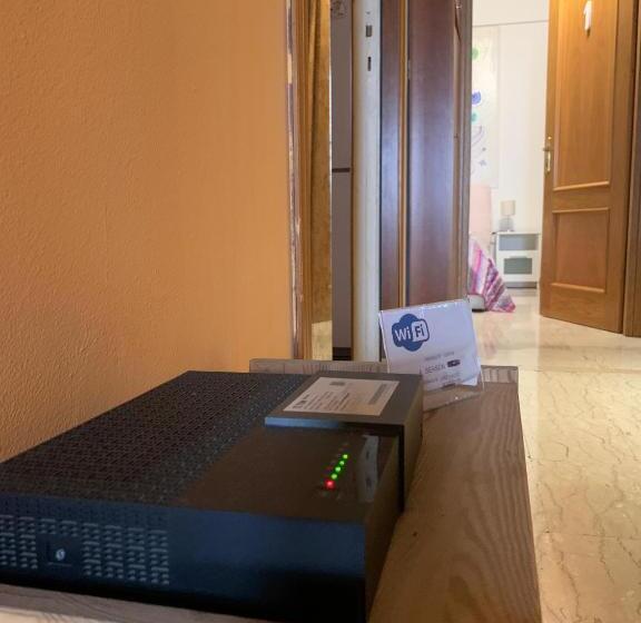 اتاق خانوادگی, 4 Season B&b Roma