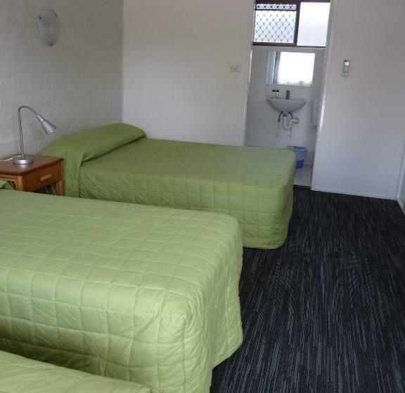 패밀리 스튜디오, Urangan Motor Inn
