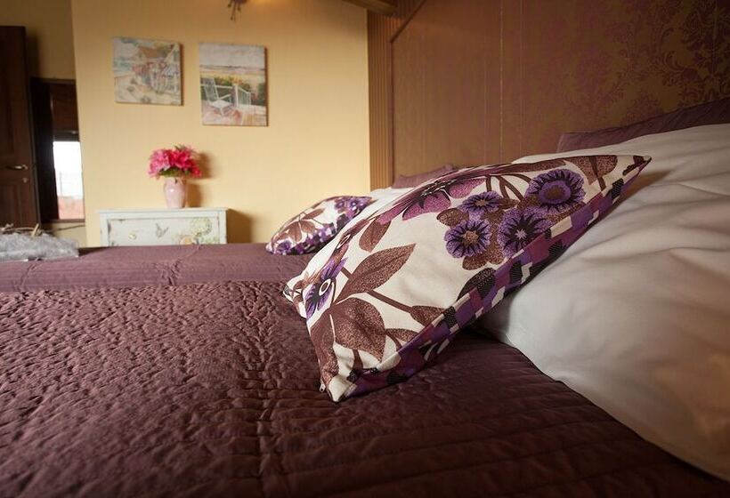 سوییت جونیور با چشمانداز شهر, B&b Villa Del Sole Relais