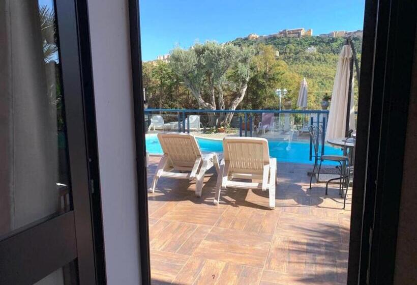 اتاق لوکس, B&b Villa Del Sole Relais