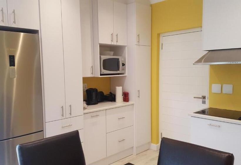 آپارتمان 1 خوابه با تراس, Constantia Cottages
