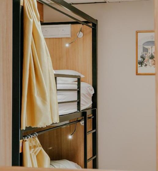 Bed in Shared Room with Shared Bathroom, Canbe Garden Lane Backpackers