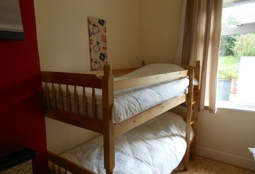 Кровать в Общей Комнате, Loughcrew Megalithic Centre   Hostel