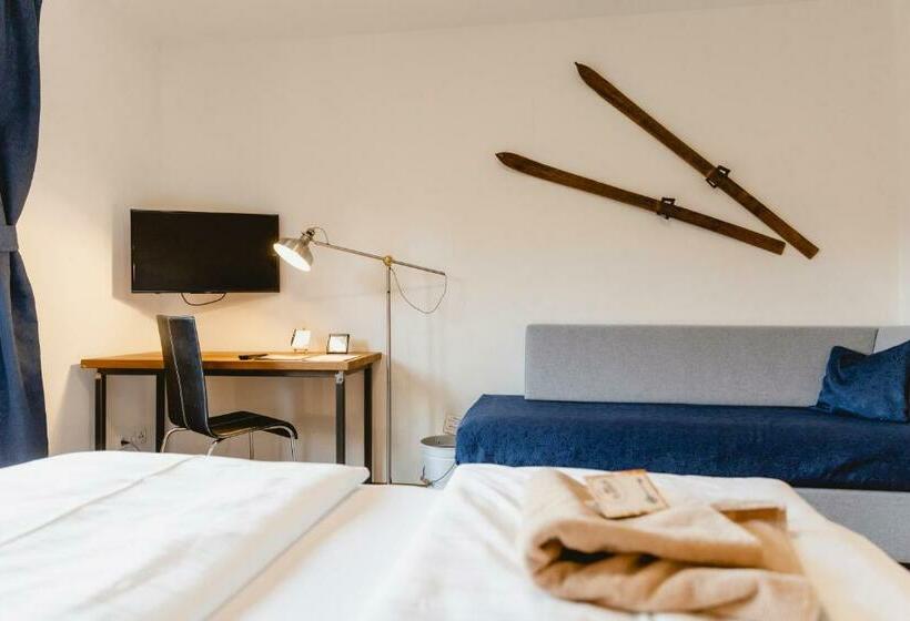 غرفة قياسية مزوَّدة بشُرفة, Das Franzl   Bett & Brot