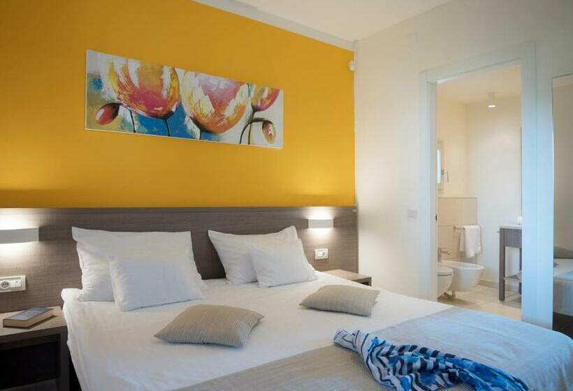 2 Bedroom Apartment Side Sea View, Crvena Luka Resort