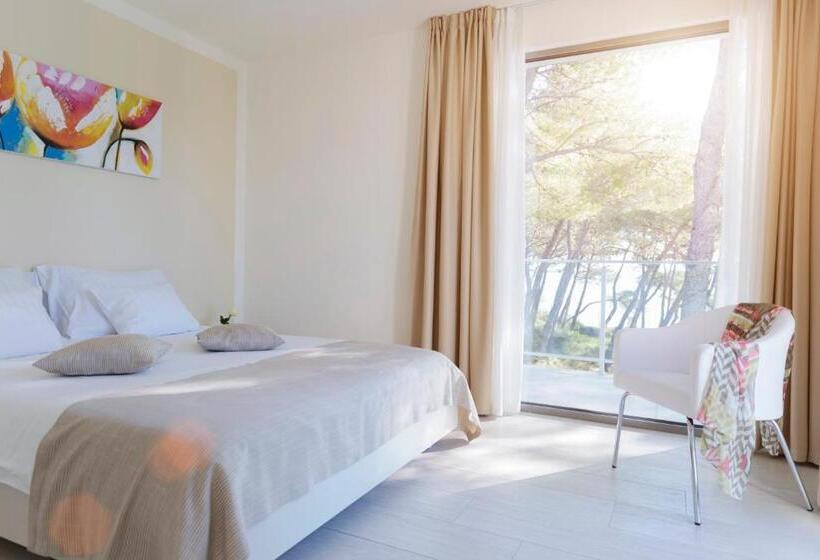 ویلای 4 خوابه, Crvena Luka Resort