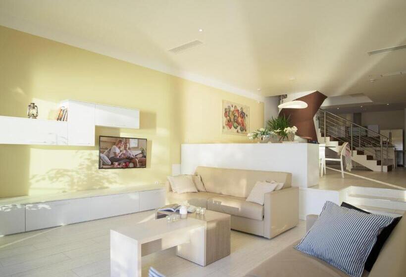 ویلای 4 خوابه, Crvena Luka Resort