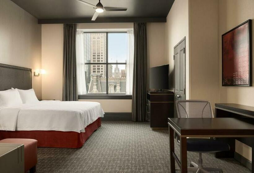 带大床的标准工作室, Homewood Suites By Hilton Milwaukee Downtown