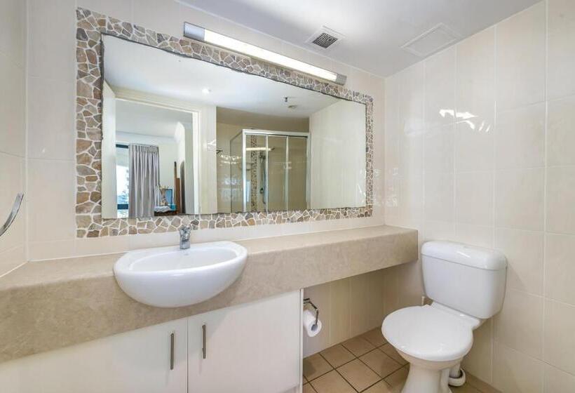 Апартаменты 3 Спальни, Victoria Square Apartments