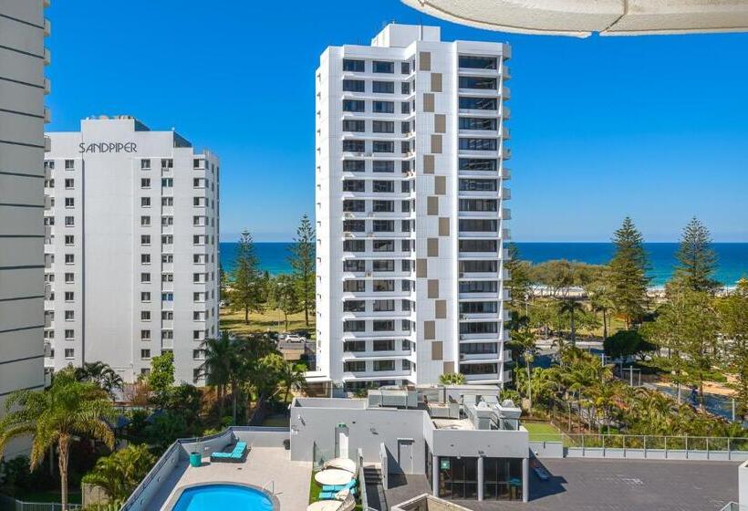 Апартаменты 3 Спальни, Victoria Square Apartments