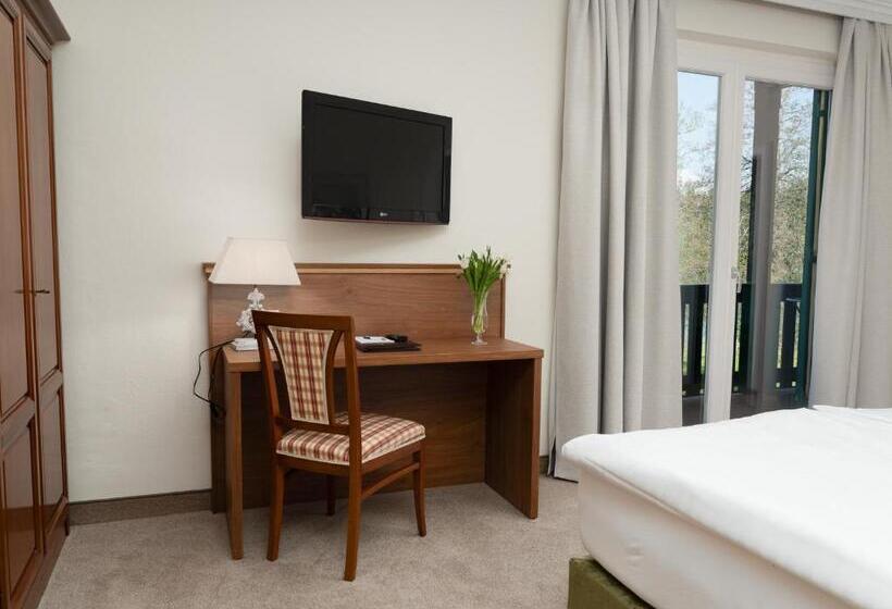 جناح جونيور مزوَّد بشرفة, Inselhotel Faakersee