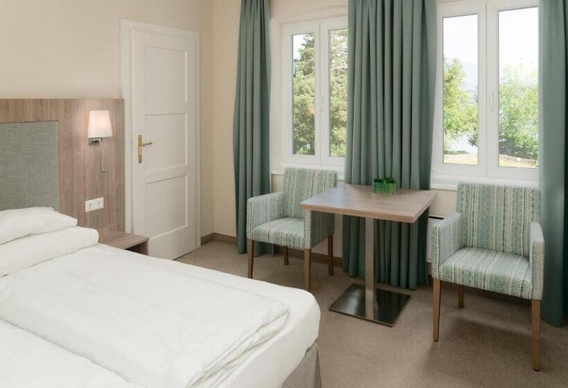 جناح جونيور, Inselhotel Faakersee