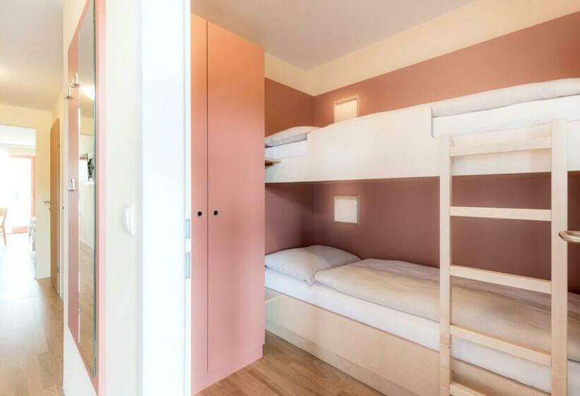 Quarto Quadruple Standard, Jufa Hotel Stubenbergsee