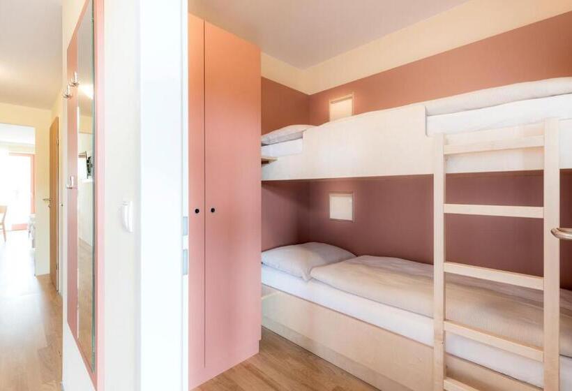 Quarto Quadruple Standard, Jufa Hotel Stubenbergsee