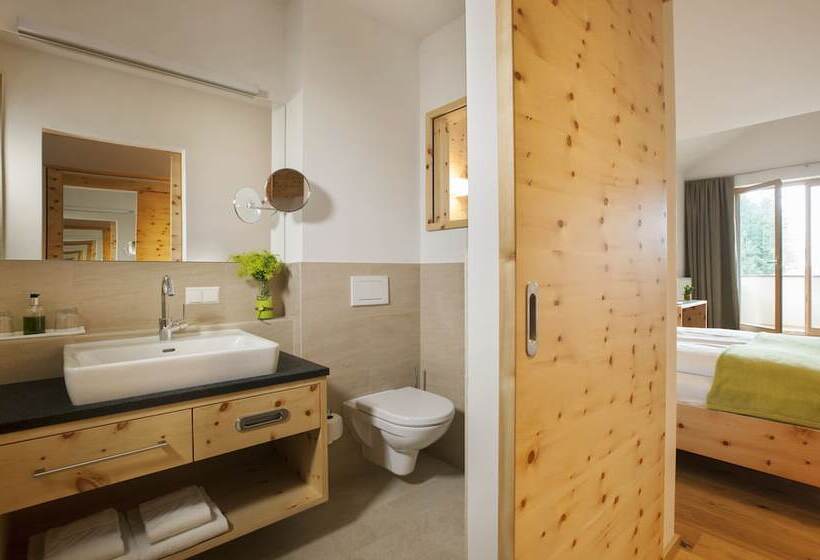 Номер Deluxe с Балконом, Naturhotel Bauernhofer