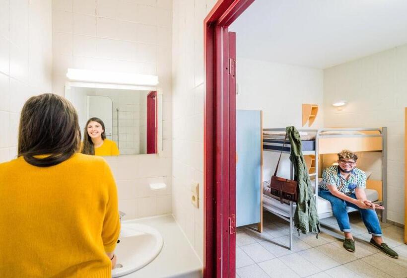 스탠다드 트리플 룸, Auberge De Jeunesse De Namur