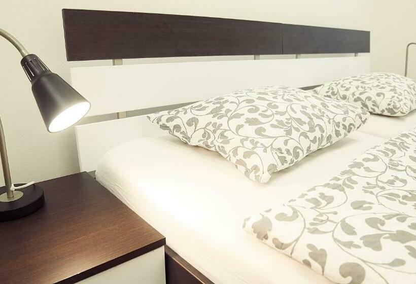 اتاق استاندارد با سرویس بهداشتی مشترک, Hostel Folks