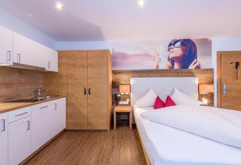 استودیوی لوکس, Mountain Resort M&m