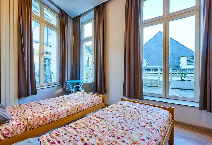 اتاق استاندارد, Jacques Brel Youth Hostel