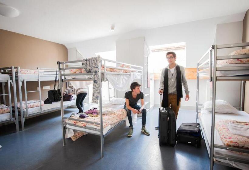 Economy Quadruple Room, Jacques Brel Youth Hostel