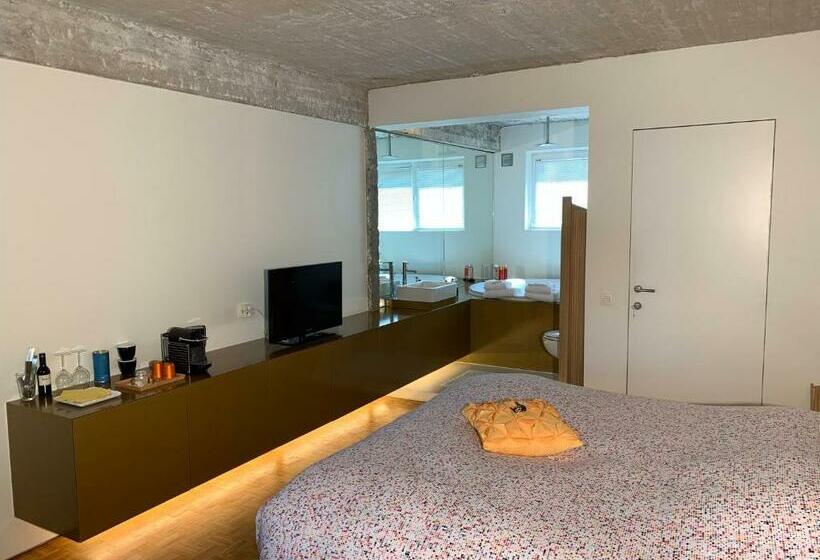 اتاق استاندارد, B&b Yellow Submarine