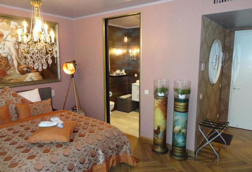 جناح جونيور, Art Of Dreams Deluxe 4 Stars