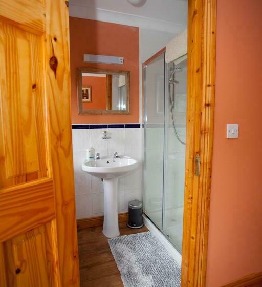 اتاق استاندارد, Evergreen Bed & Breakfast