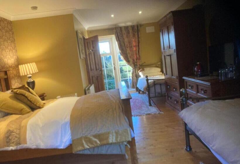 اتاق استاندارد سه نفره, Evergreen Bed & Breakfast