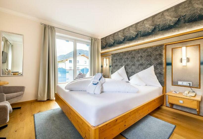 اتاق استاندارد, Schlosshotel Lacknerhof