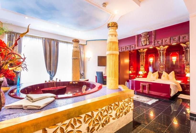 سوئیت با وان آب گرم, Schlosshotel Lacknerhof