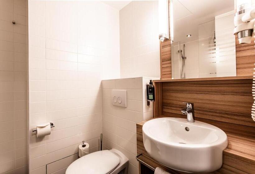 Номер Стандарт, Premier Inn Hannover City University