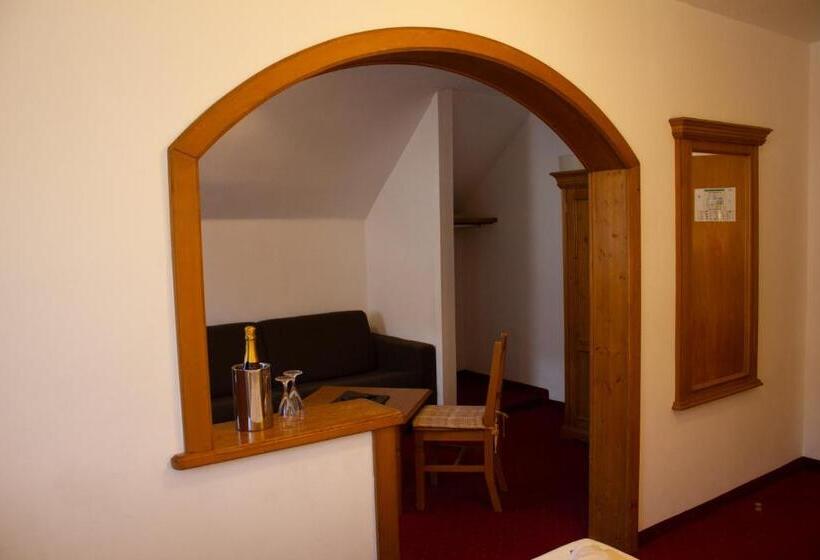 4인용 스탠다드 룸, Landgasthof Stranachwirt