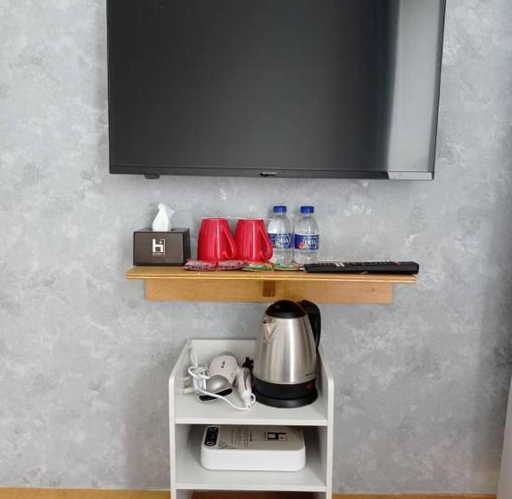 اتاق استاندارد سه نفره, Double H Boutique