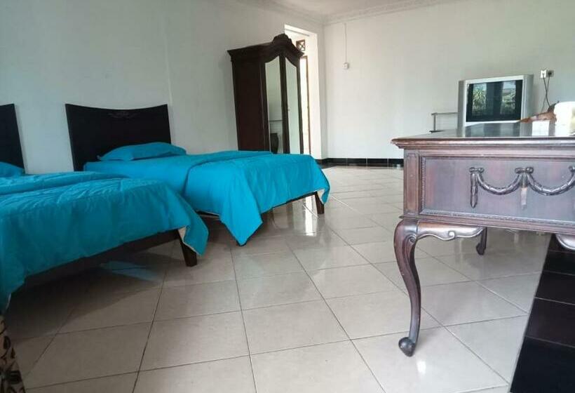 Номер Deluxe, Aries Biru Resort