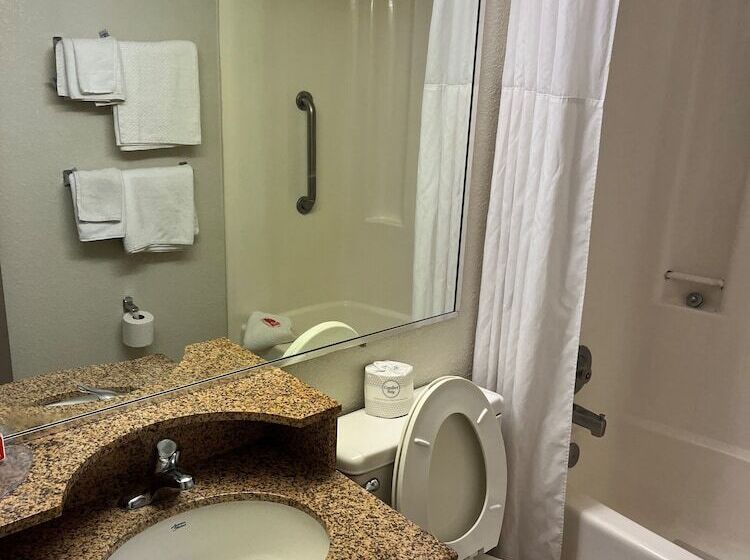 Quarto Estandar, Red Carpet Inn