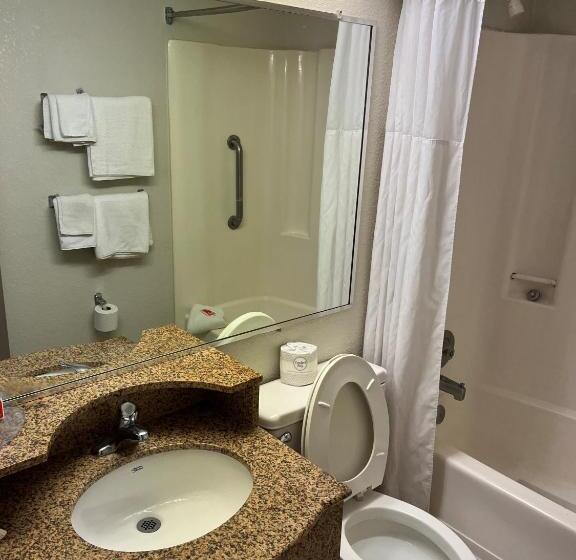 Quarto Estandar, Red Carpet Inn