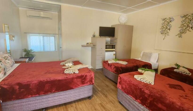 Семейный Номер, Charters Towers Motel