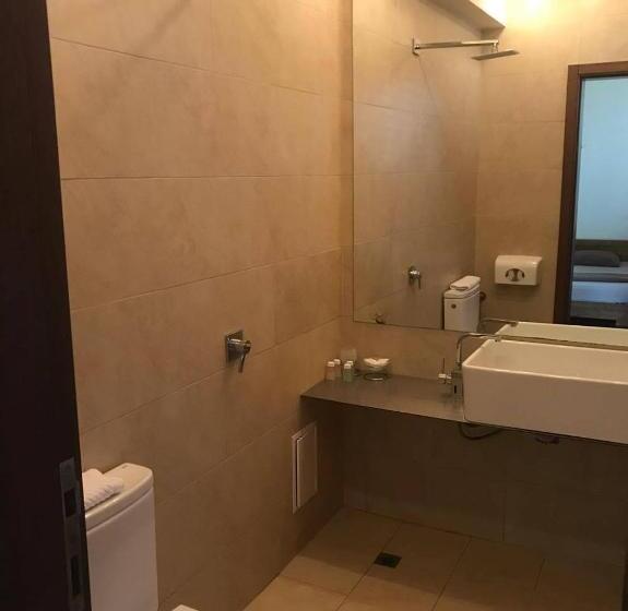 Quarto Estandar Primeiro Andar, Design Hotel Logatero