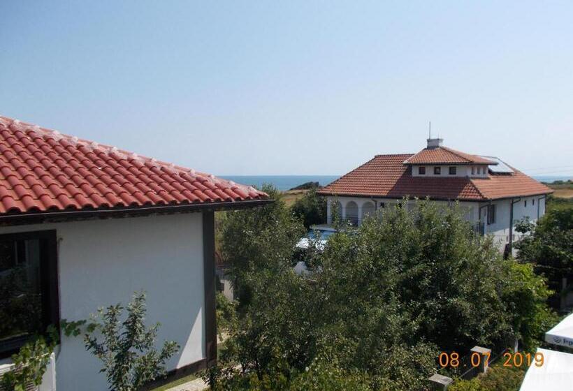 Номер Стандарт Боковой Вид на Море, Family Hotel Atlas